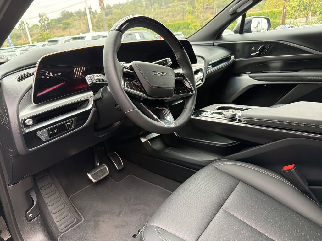 Used 2026 Cadillac Lyriq V AWD/4WD image 5