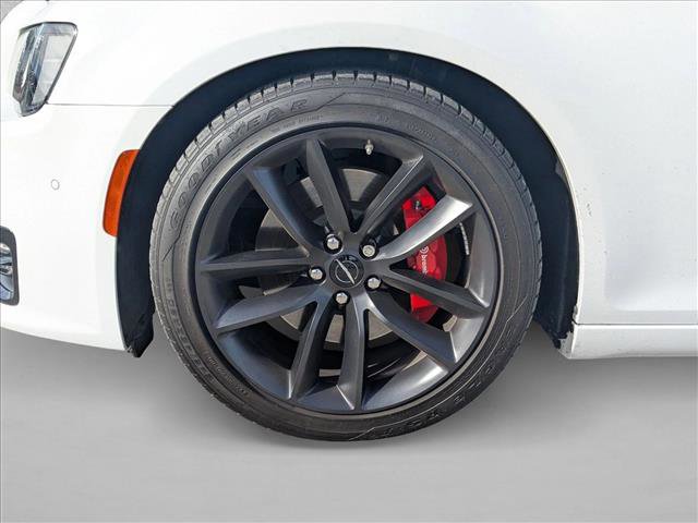 Certified 2023 Chrysler 300 C image 27