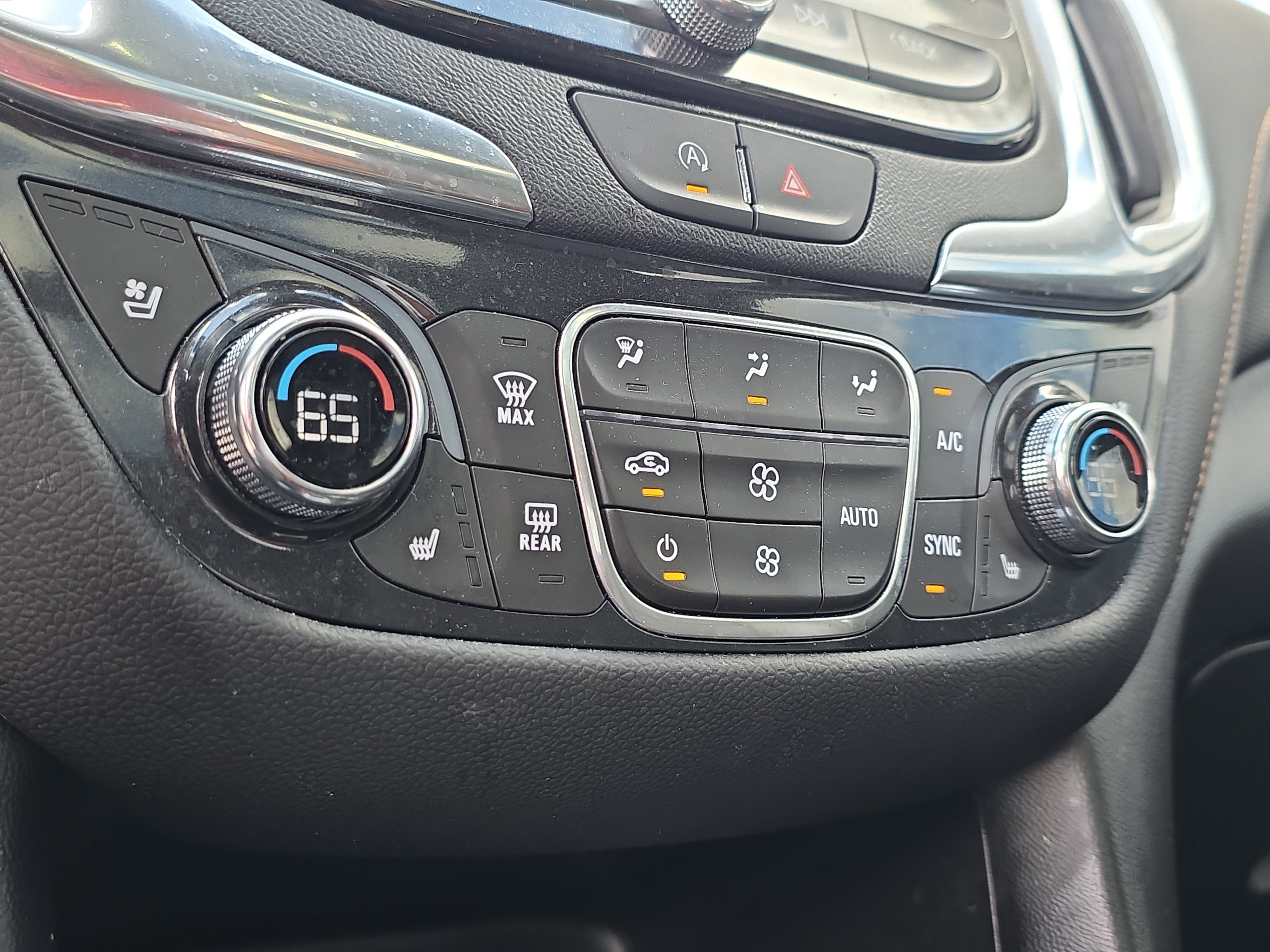 Used 2022 Chevrolet Equinox Premier FWD image 29