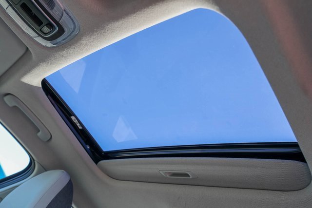 Used 2024 Hyundai Elantra Limited image 19