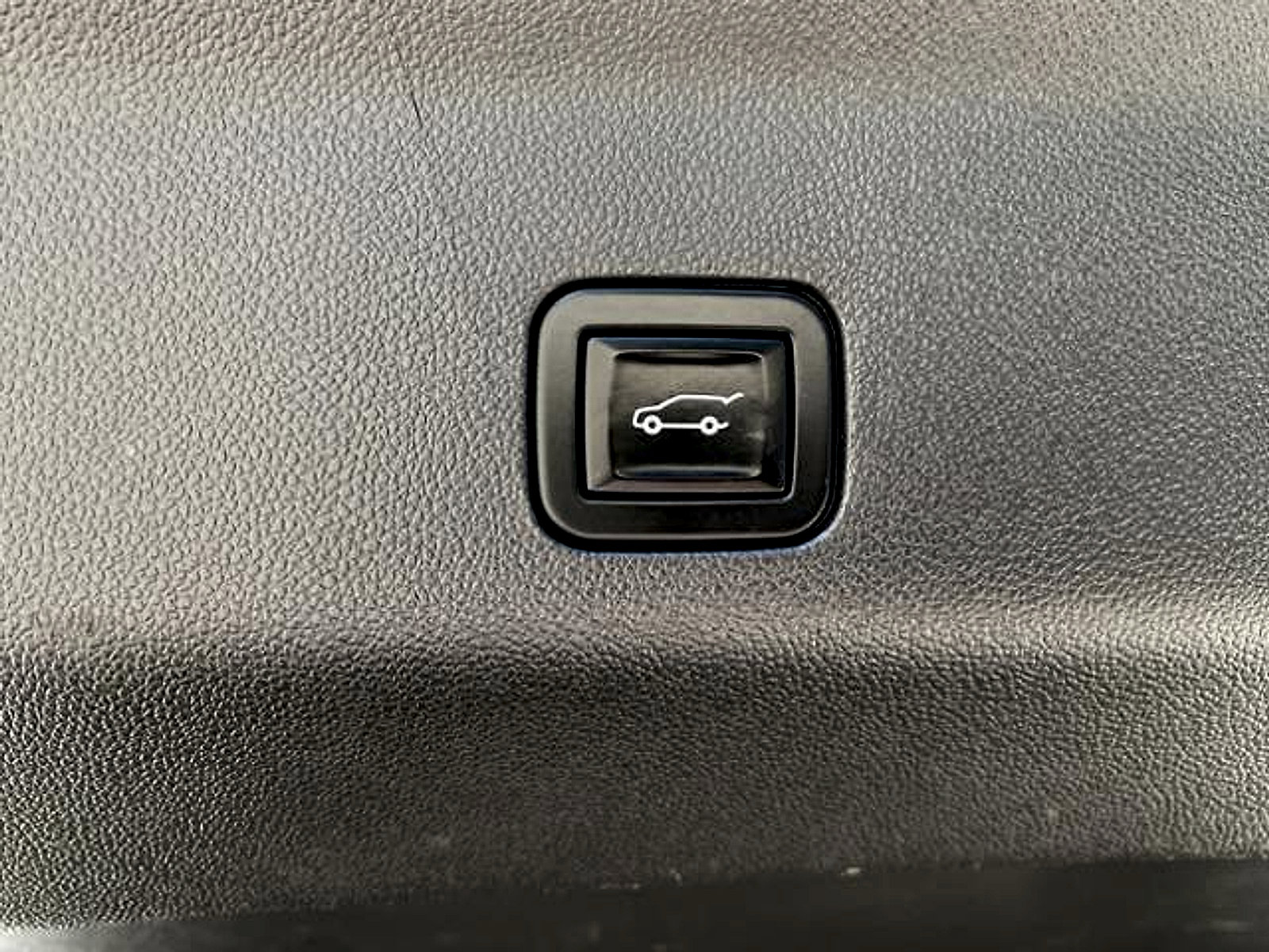 Used 2021 Chevrolet Tahoe LT AWD/4WD image 18