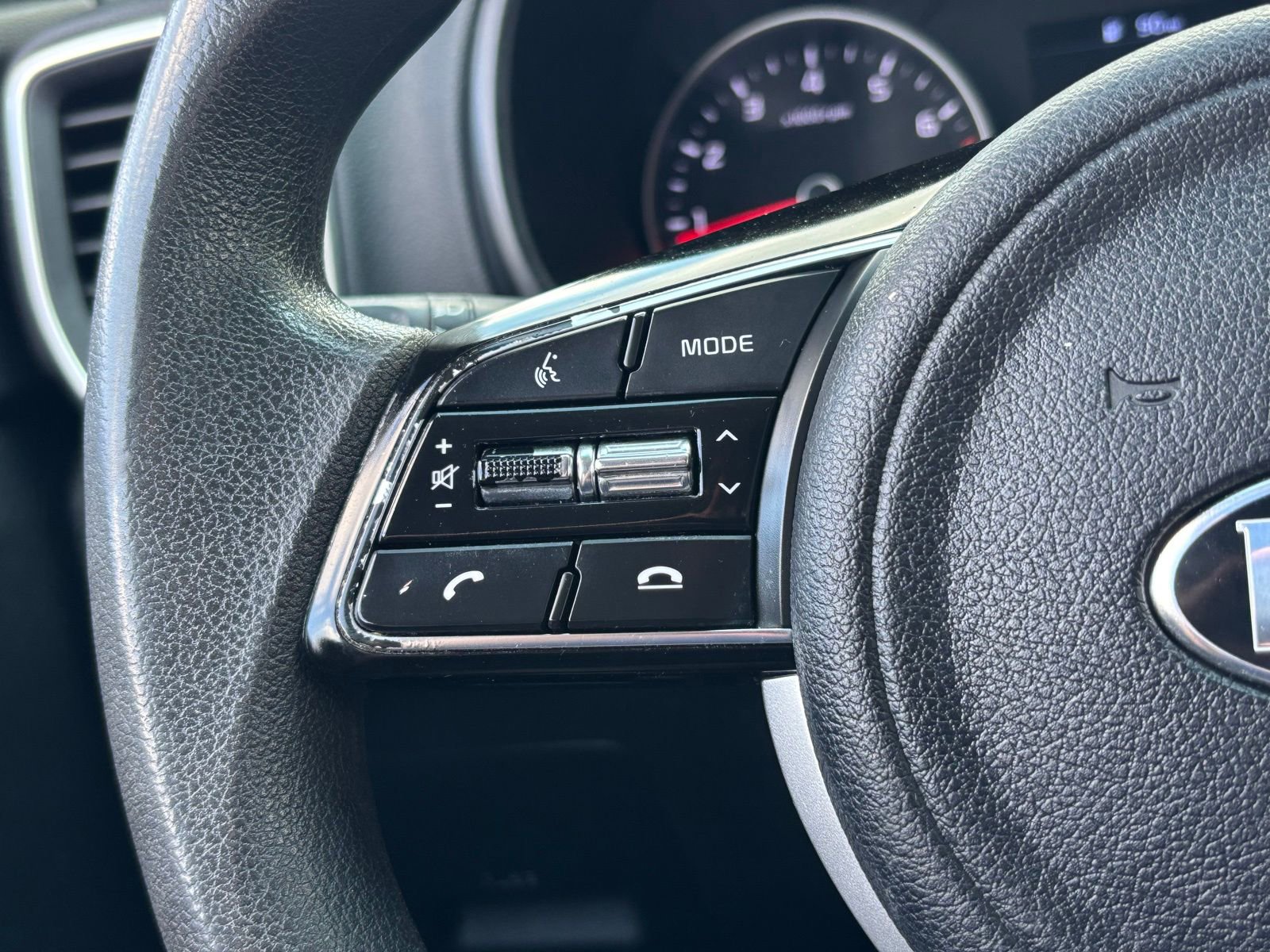 Used 2022 Kia Sportage LX image 24