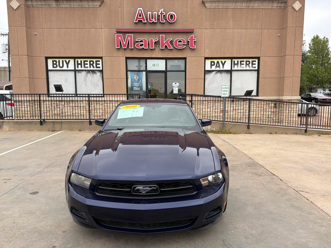 Used 2010 Ford Mustang Coupe RWD image 2
