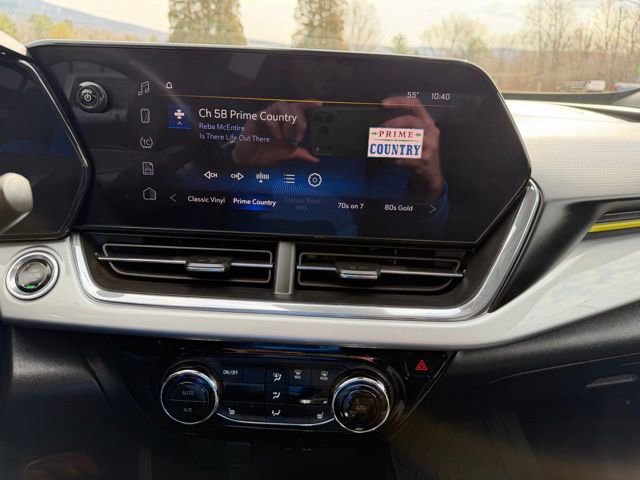 Used 2024 Chevrolet Trax LT w/ Driver Confidence Package image 24