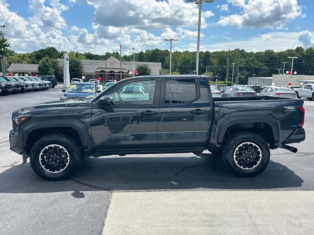 Used 2025 Toyota Tacoma TRD Off-Road AWD/4WD image 7