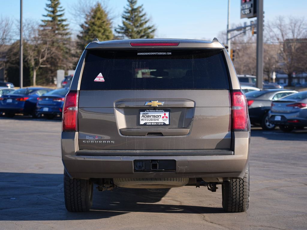 Used 2016 Chevrolet Suburban LS image 4