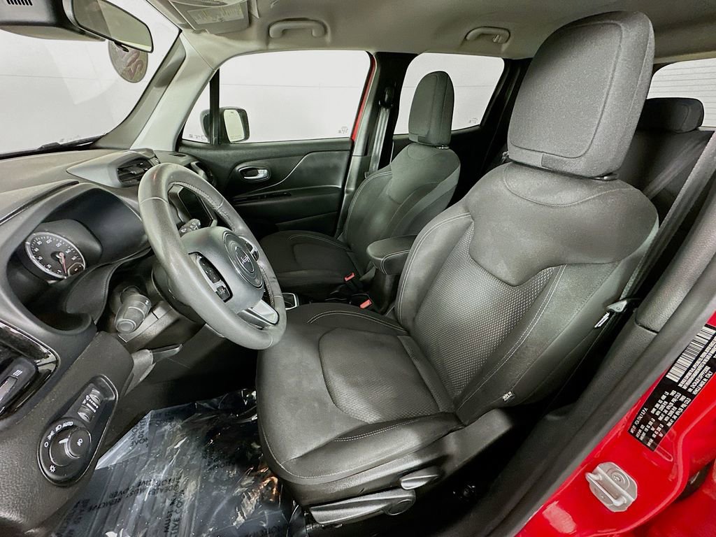 Certified 2023 Jeep Renegade Altitude image 31