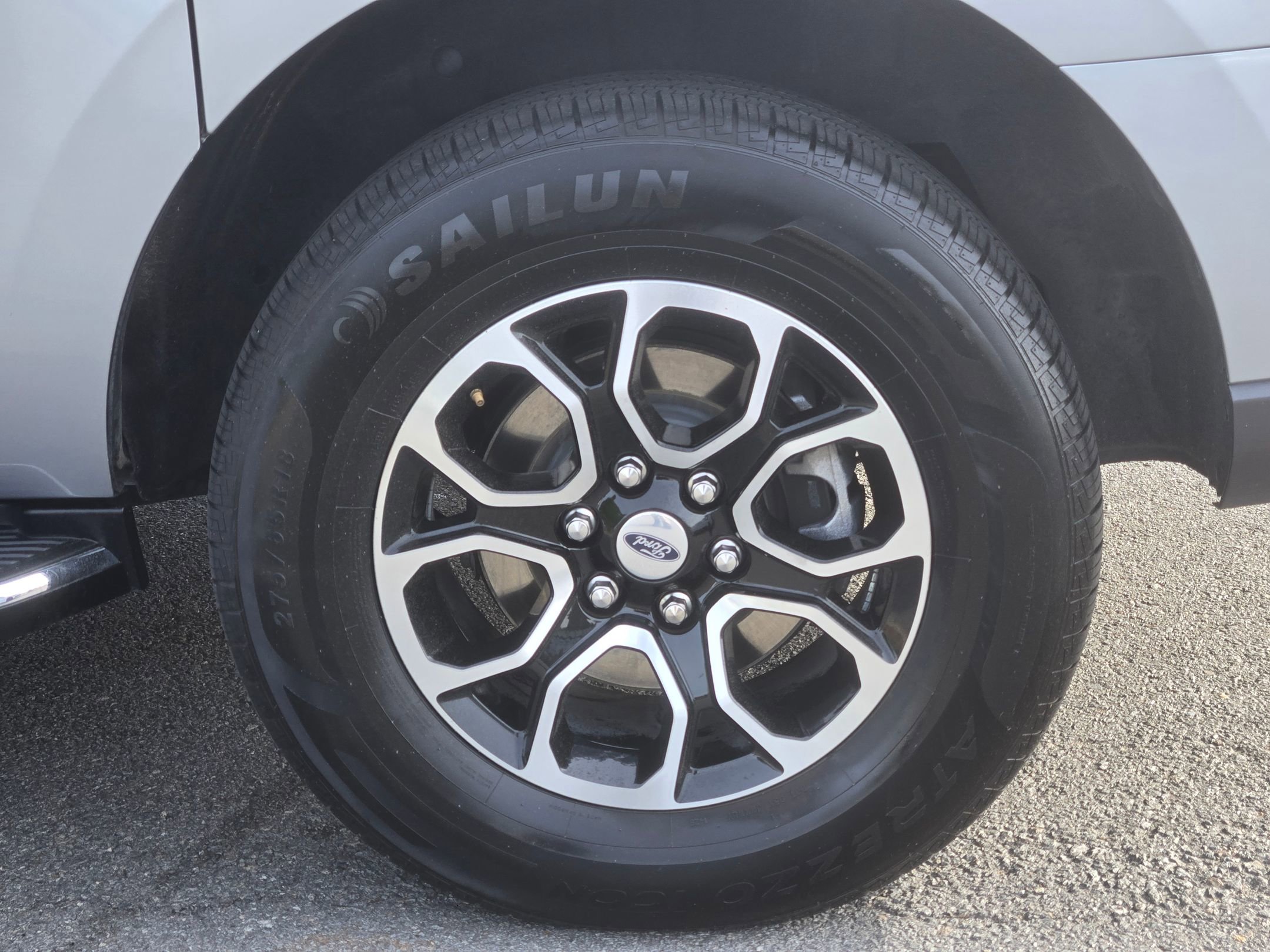 Used 2023 Ford Expedition Max XLT image 17