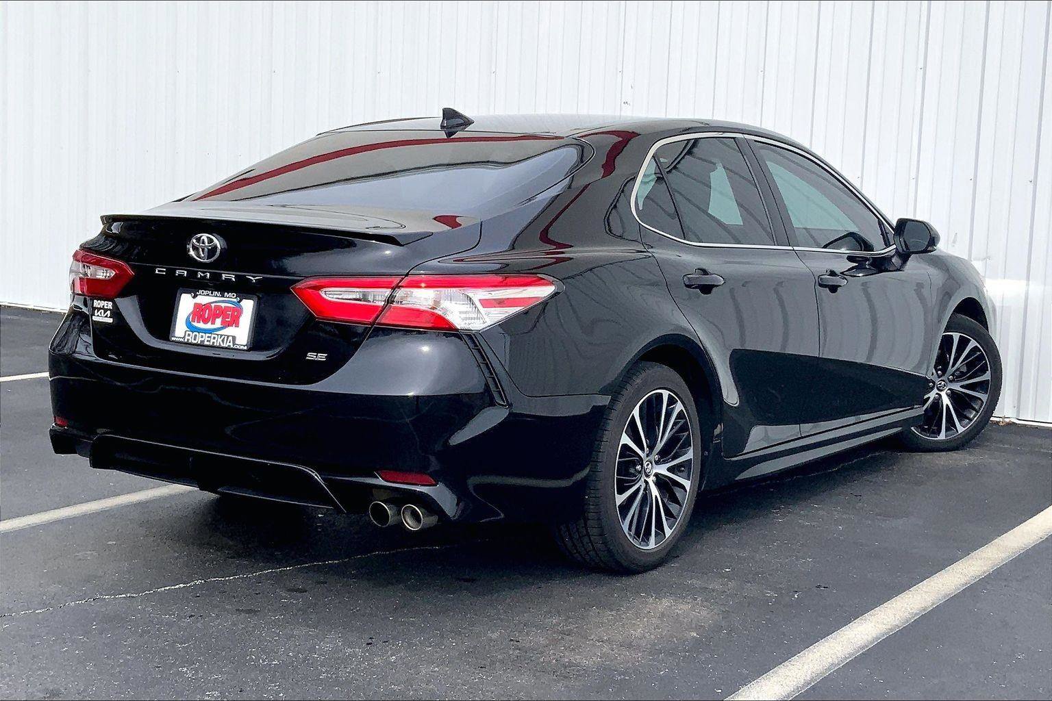 Used 2020 Toyota Camry SE w/ Convenience Package image 11