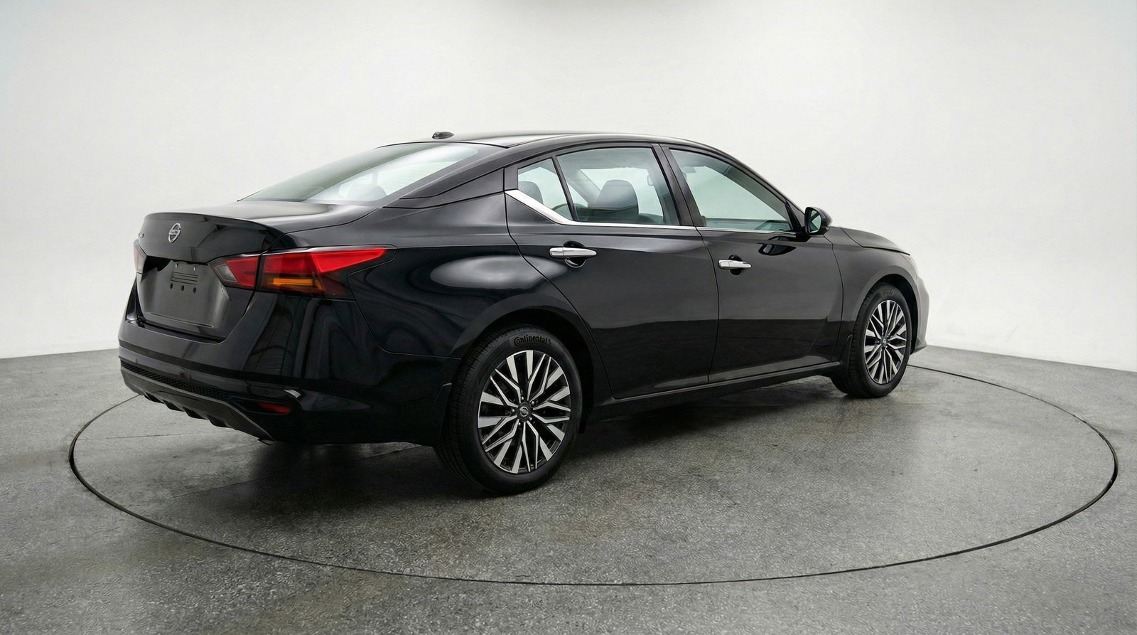 Used 2025 Nissan Altima 2.5 SV image 7