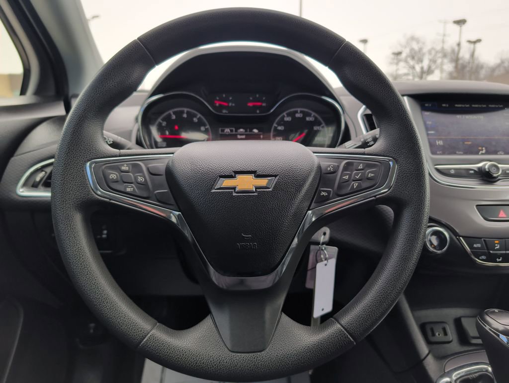 Used 2019 Chevrolet Cruze LT image 11