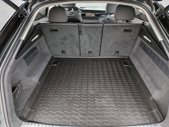 Used 2023 Audi Q8 Premium Plus image 5