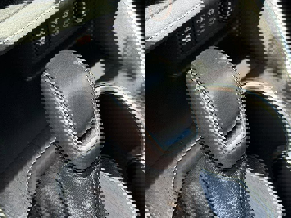 Used 2024 Toyota Highlander Platinum FWD image 21