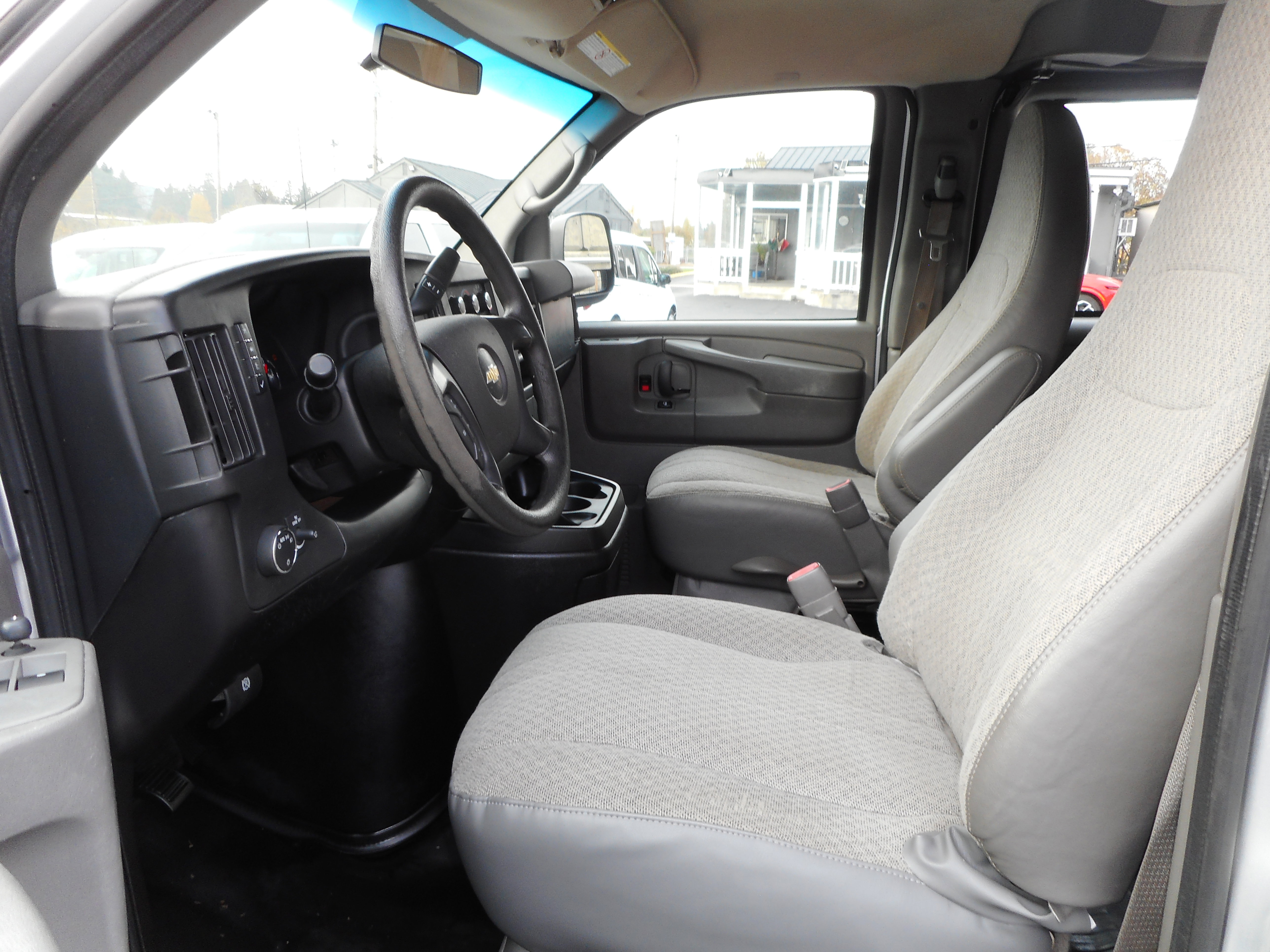 Used 2014 Chevrolet Express 3500 LS image 13