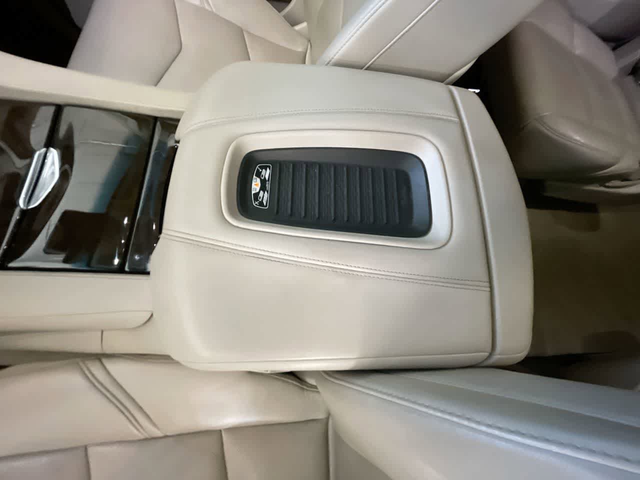 Used 2020 Cadillac Escalade ESV Luxury w/ LPO, Radiant Package AWD/4WD image 21