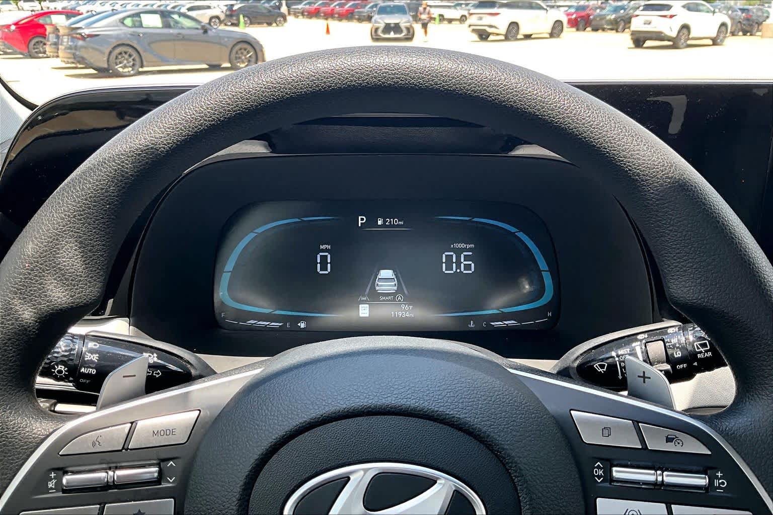 Used 2025 Hyundai Palisade SE FWD image 25