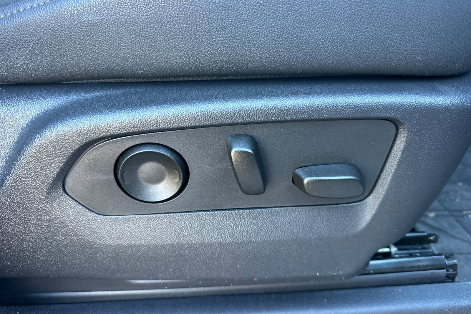 Certified 2023 Chevrolet Silverado 1500 ZR2 w/ Technology Package image 23