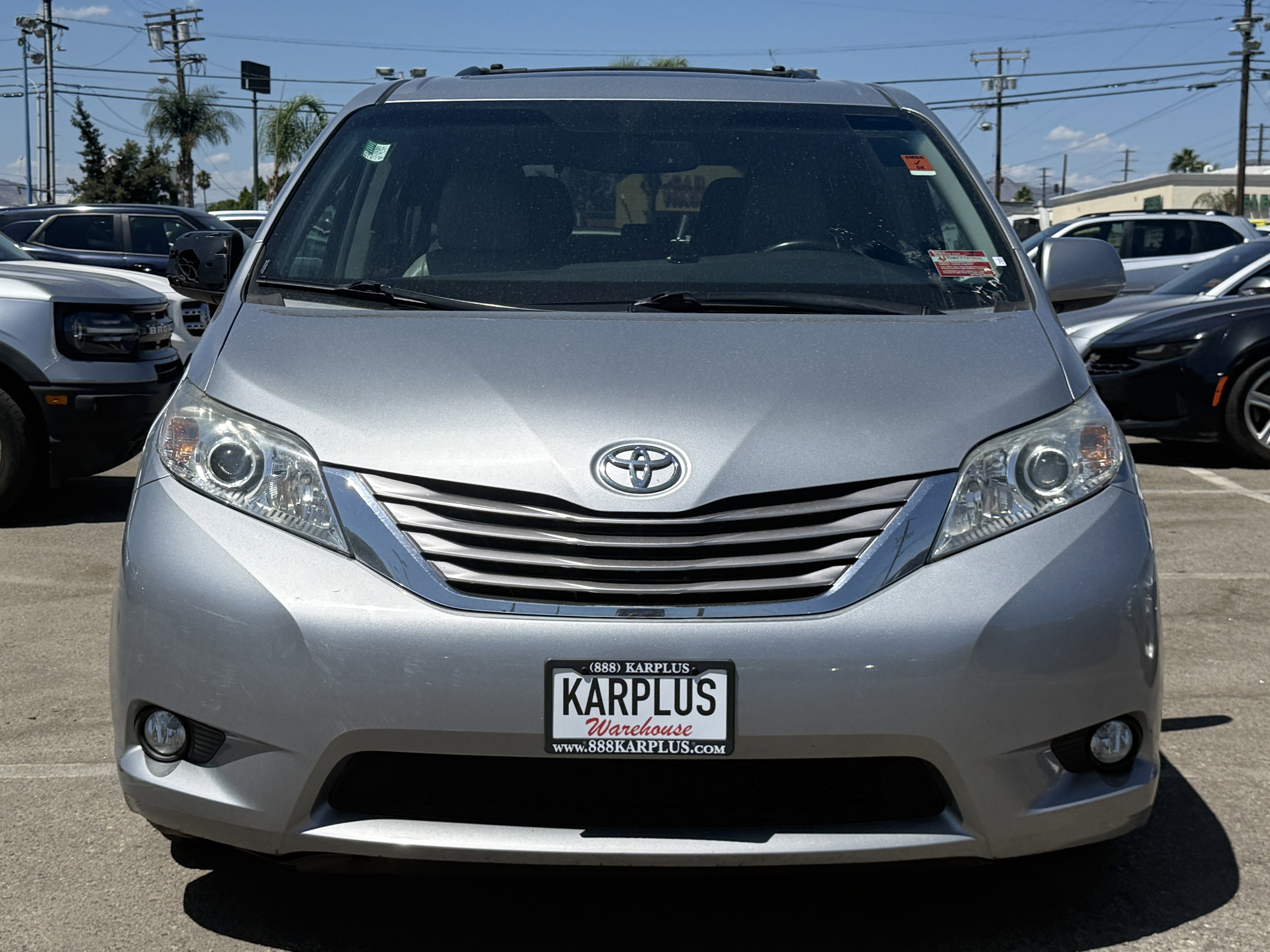 Used 2015 Toyota Sienna XLE w/ XLE Navigation Package image 3