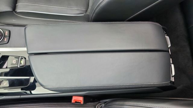 Used 2022 BMW 530e xDrive 530e iPerformance w/ Executive Package image 56