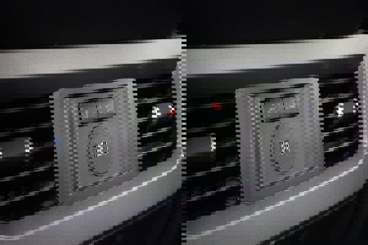 Used 2025 Ford F350 Lariat w/ Chrome Package image 32