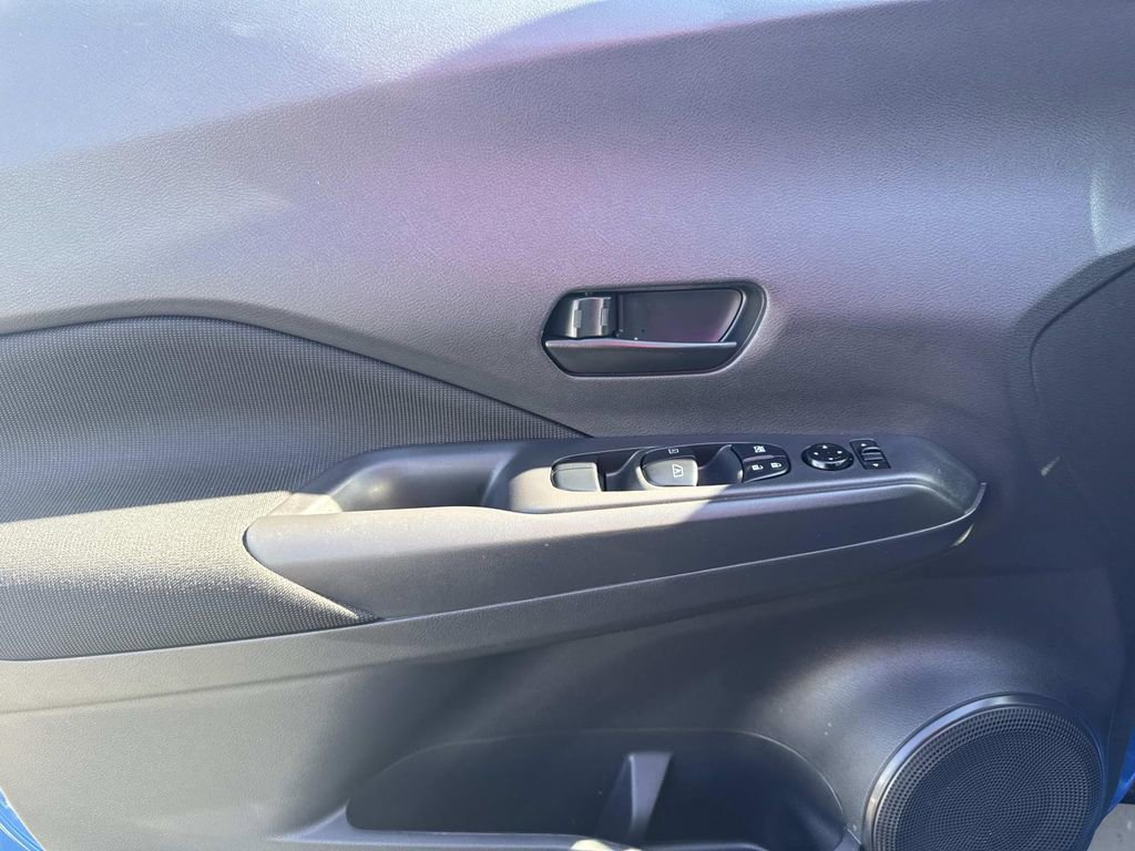 Certified 2025 Nissan Kicks Play S image 17