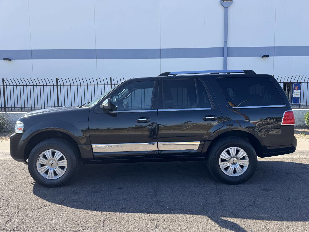 Used 2014 Lincoln Navigator 2WD image 10