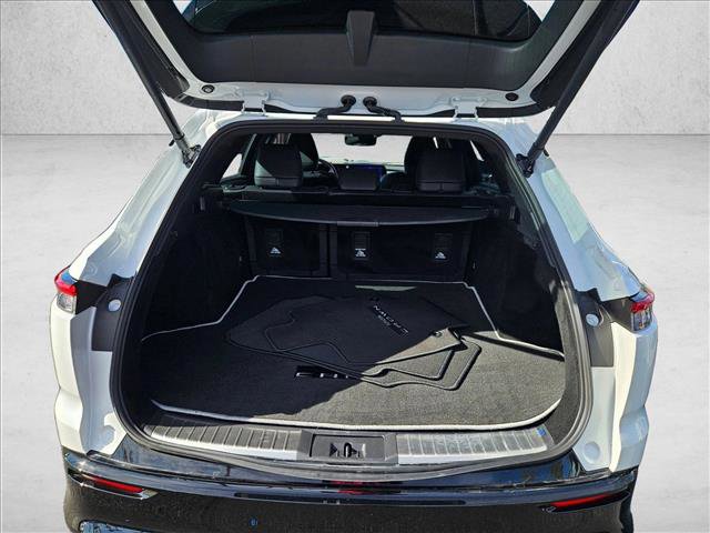 Used 2025 Toyota Crown Signia image 6