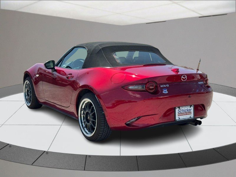Used 2023 MAZDA MX-5 Miata Grand Touring RWD image 6