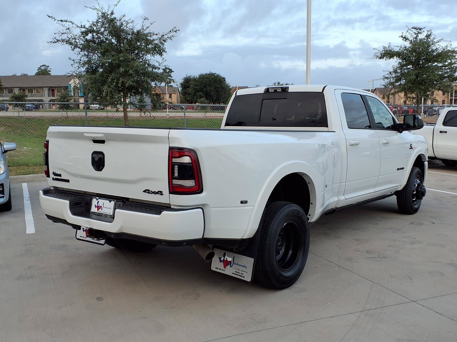 Used 2022 RAM 3500 Laramie AWD/4WD image 6