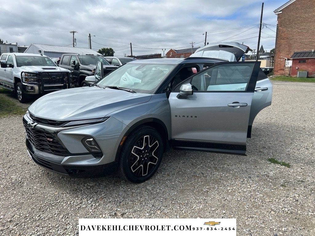 Used 2025 Chevrolet Blazer RS w/ Driver Confidence II Package AWD/4WD image 23