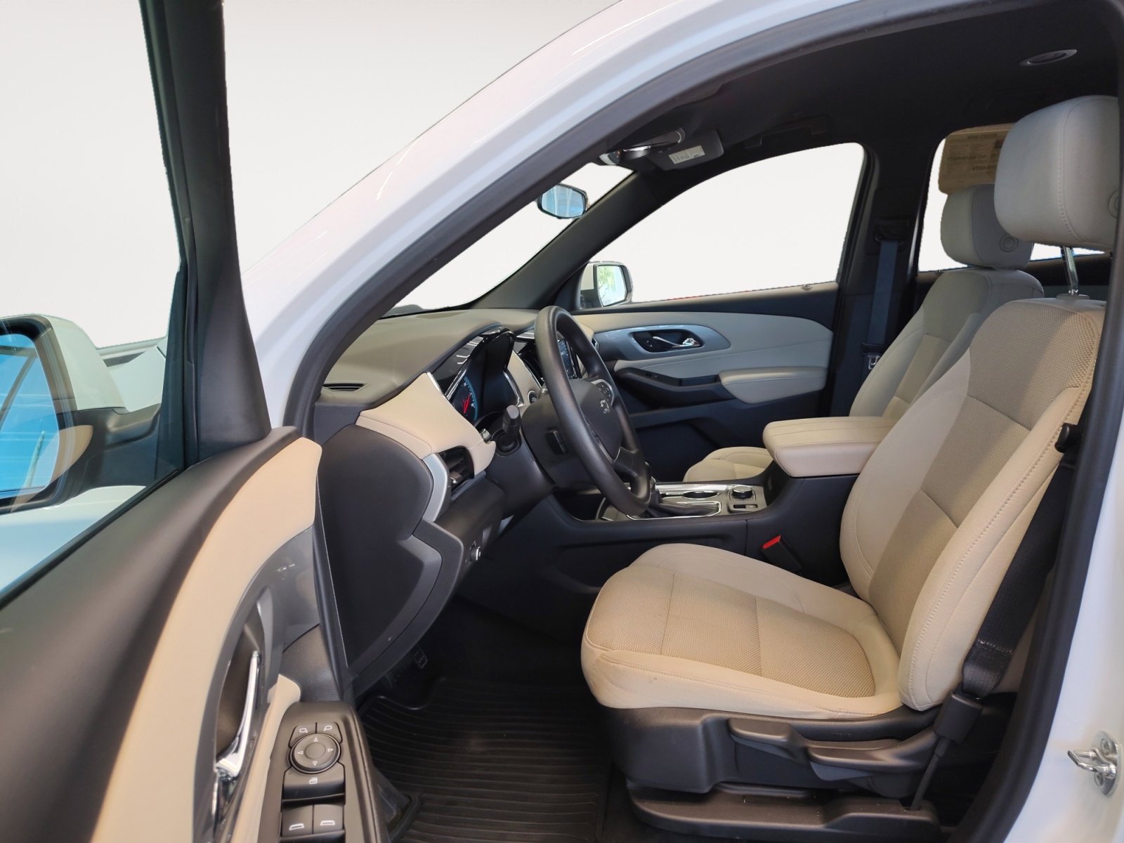 Used 2023 Chevrolet Traverse LS w/ Midnight/Sport Edition FWD image 24