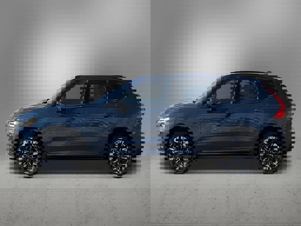 New 2026 Volvo XC60 B5 Plus w/ Protection Package Premier image 3