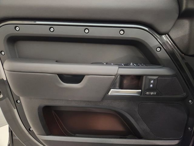 New 2026 Land Rover Defender 110 X-Dynamic SE AWD/4WD image 23