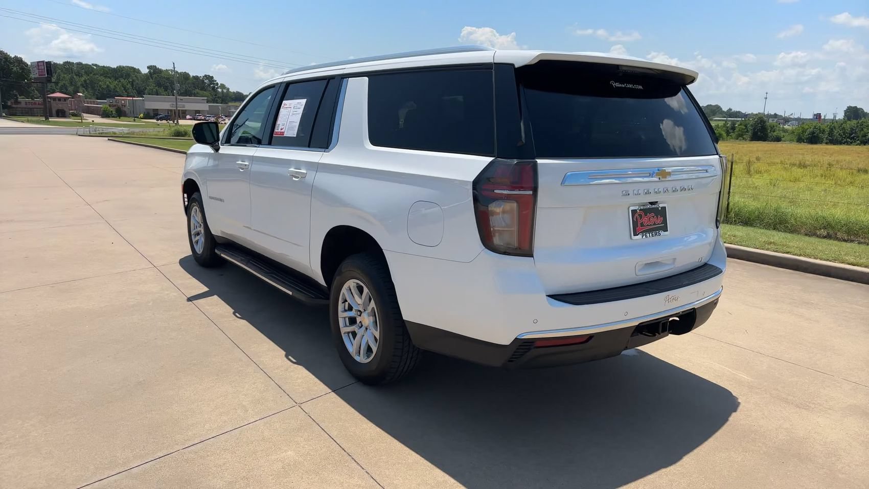 Used 2024 Chevrolet Suburban LT RWD image 7
