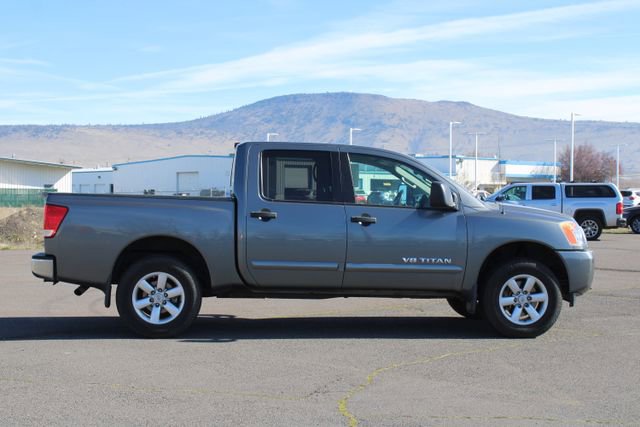 Used 2014 Nissan Titan SV image 6
