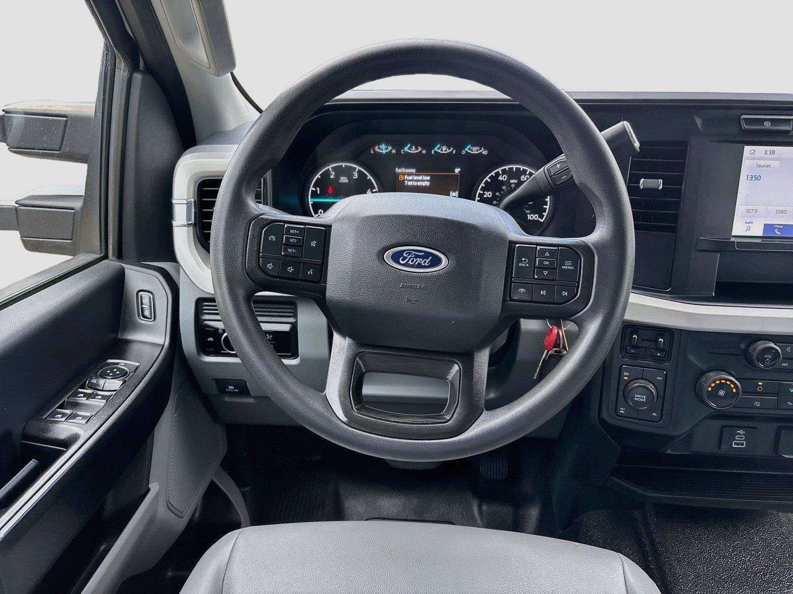 Used 2023 Ford F250 XL w/ FX4 Off-Road Package AWD/4WD image 14