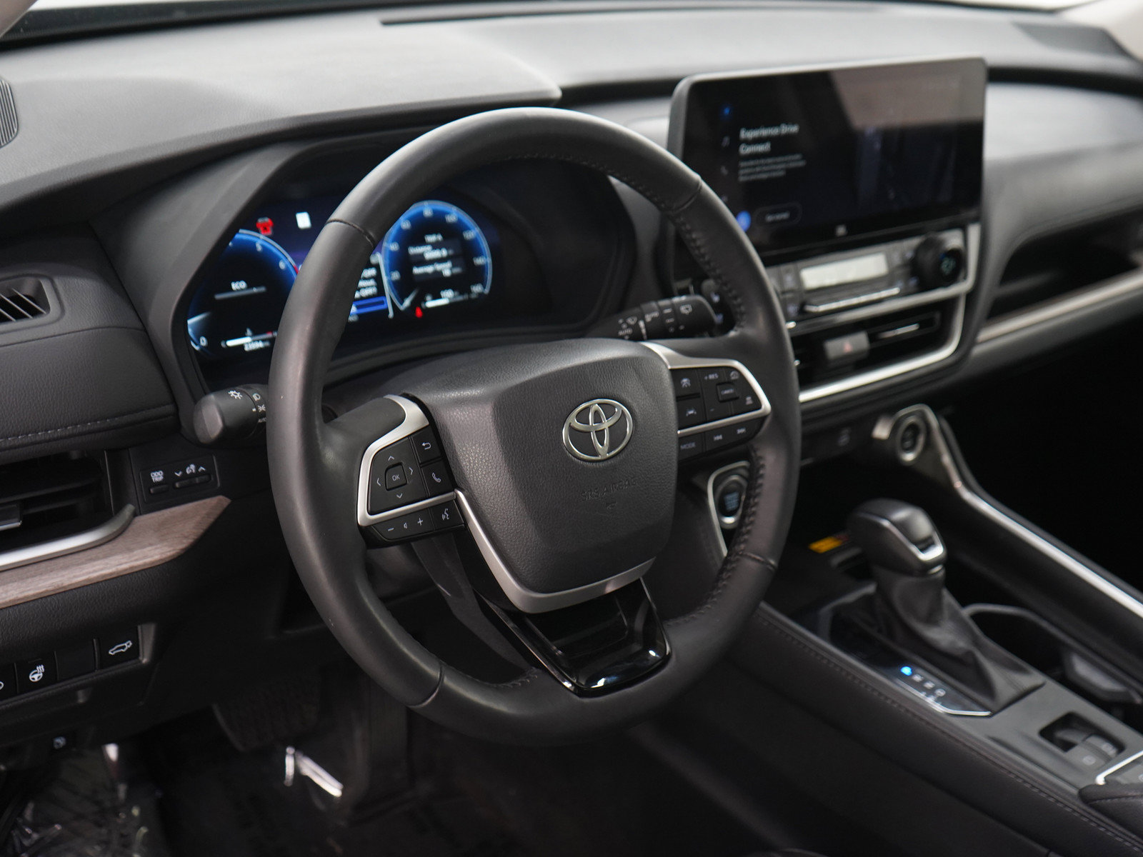 Used 2024 Toyota Grand Highlander AWD image 24