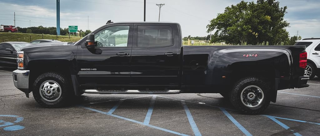 Used 2018 Chevrolet Silverado 3500 LT w/ LT Convenience Package AWD/4WD image 23