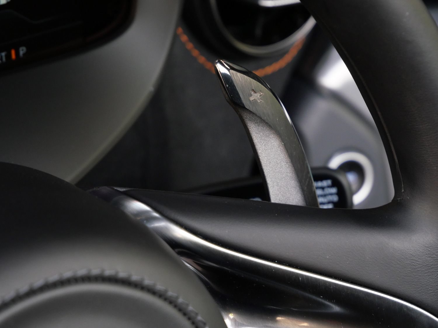 Used 2024 McLaren 750S Spider RWD image 12