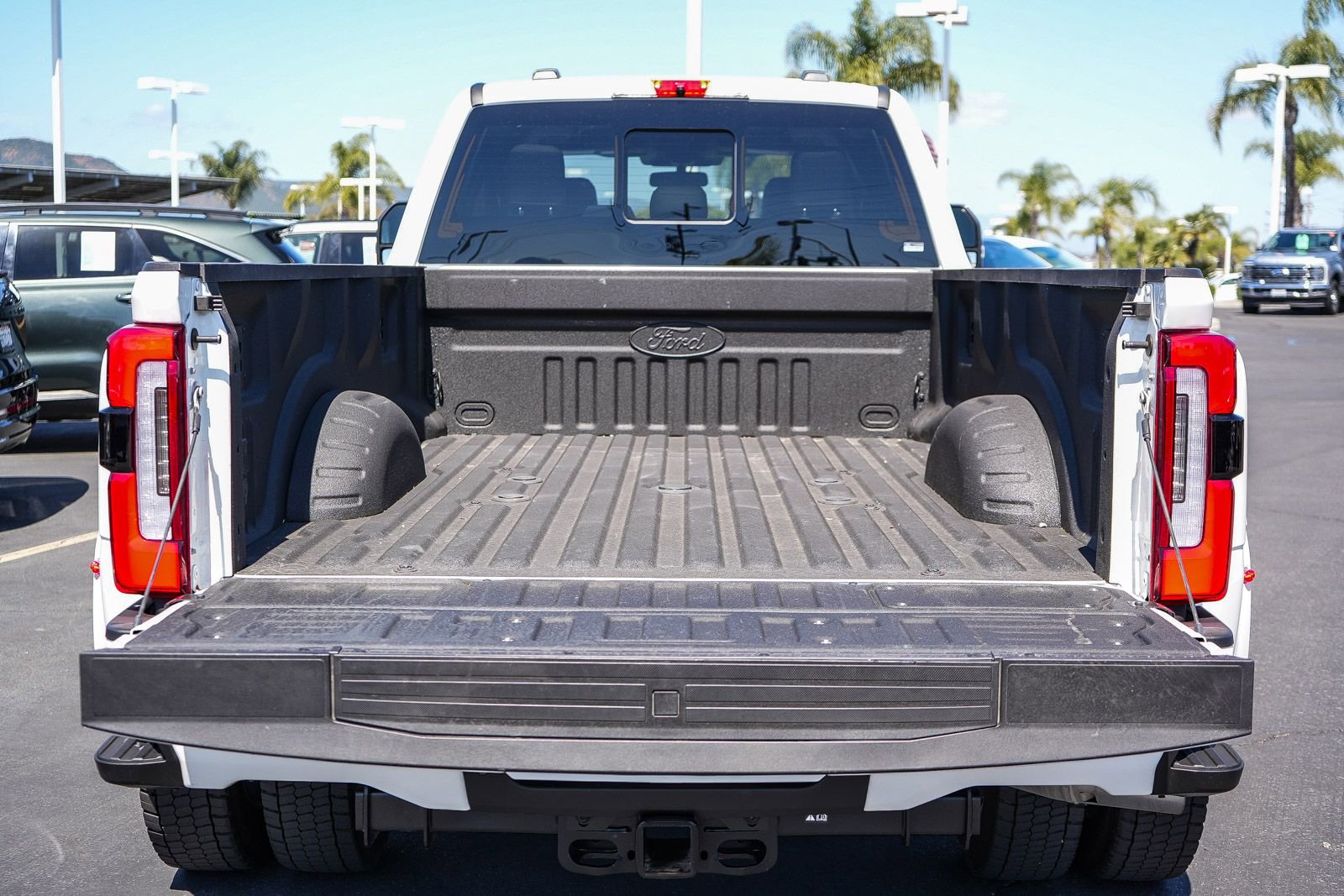 Used 2025 Ford F450 Platinum w/ Platinum Plus Package AWD/4WD image 28