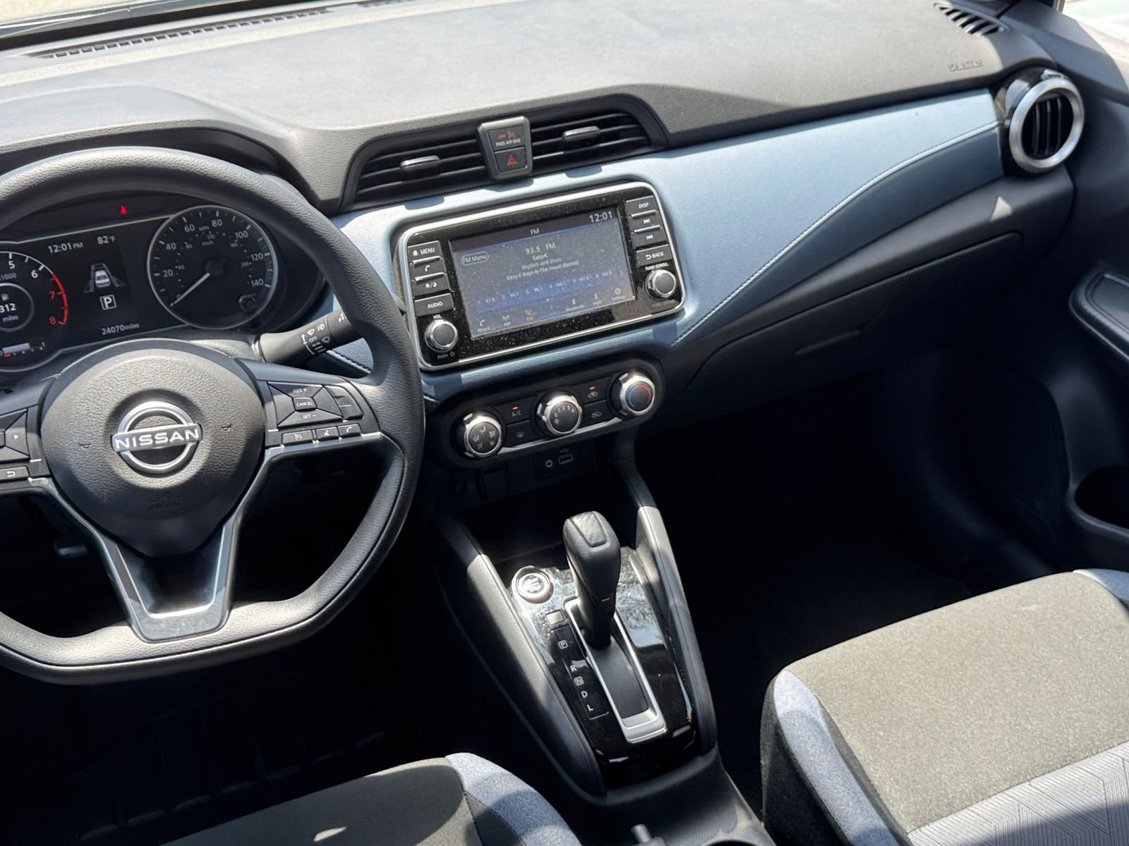 Used 2025 Nissan Versa SV FWD image 20