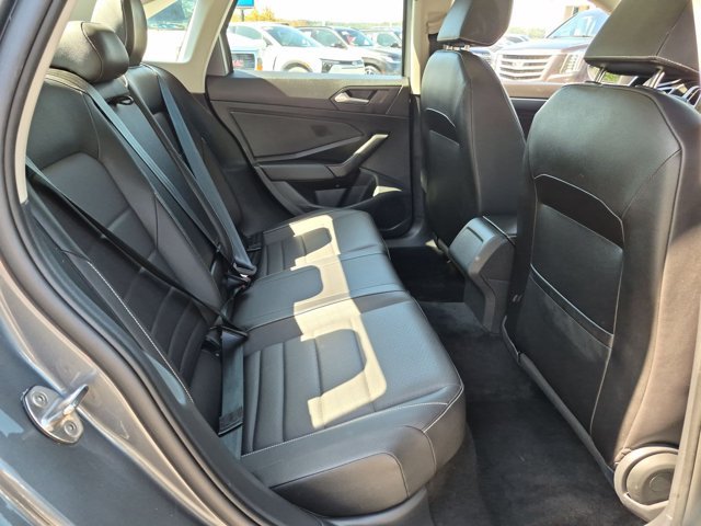 Used 2024 Volkswagen Jetta SE FWD image 19