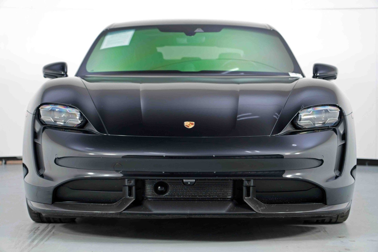 Used 2022 Porsche Taycan Turbo S image 7