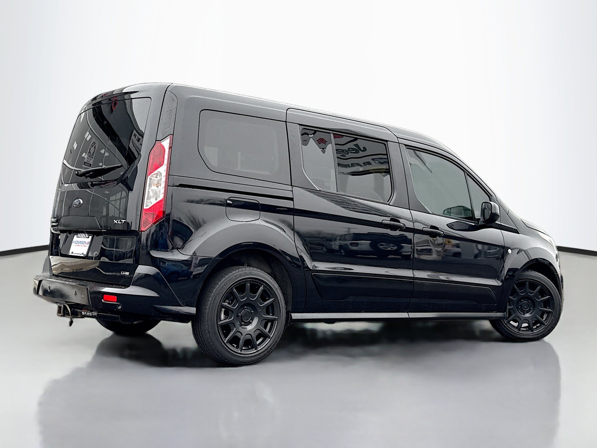 Used 2023 Ford Transit Connect XLT FWD image 2