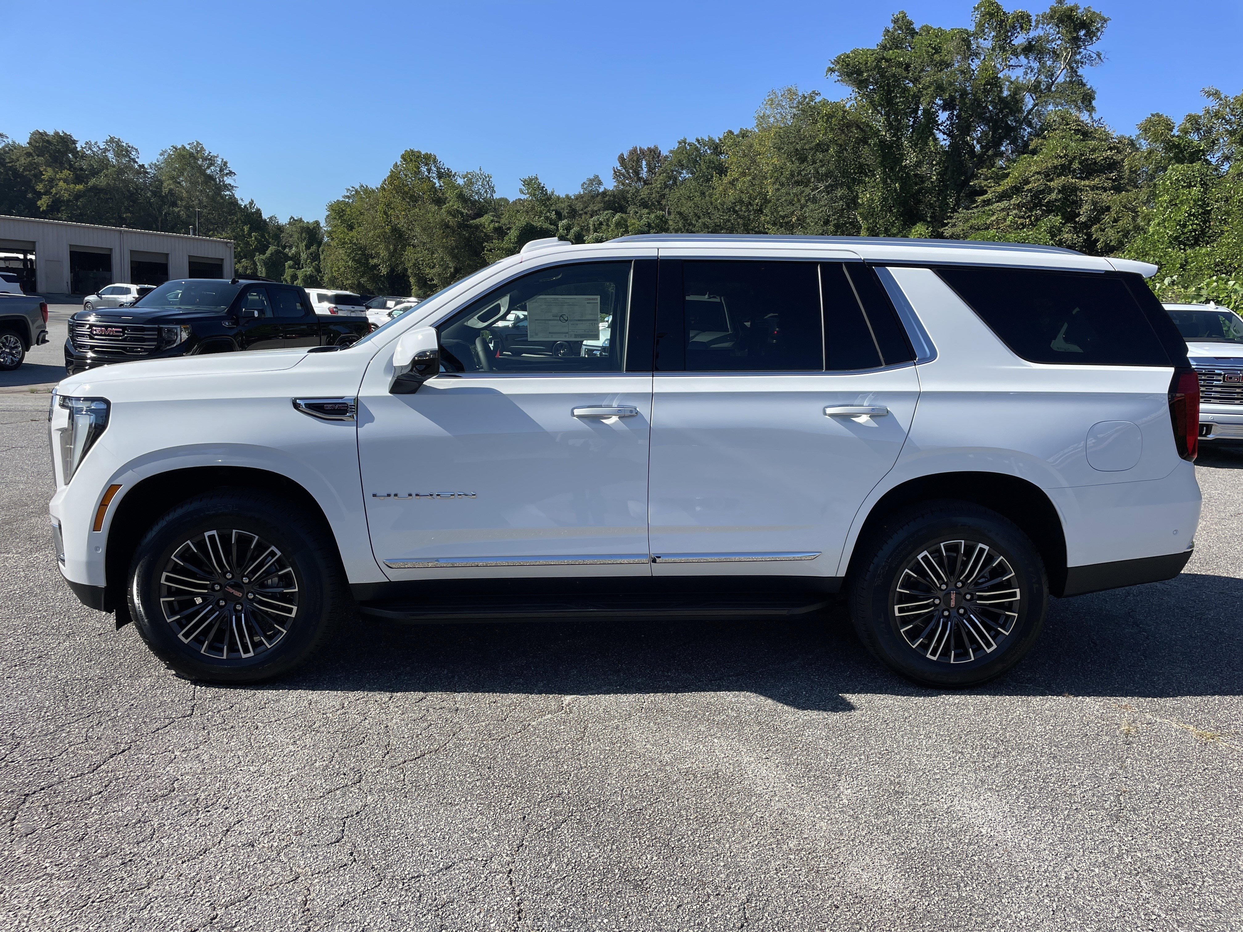 New 2026 GMC Yukon Elevation image 2
