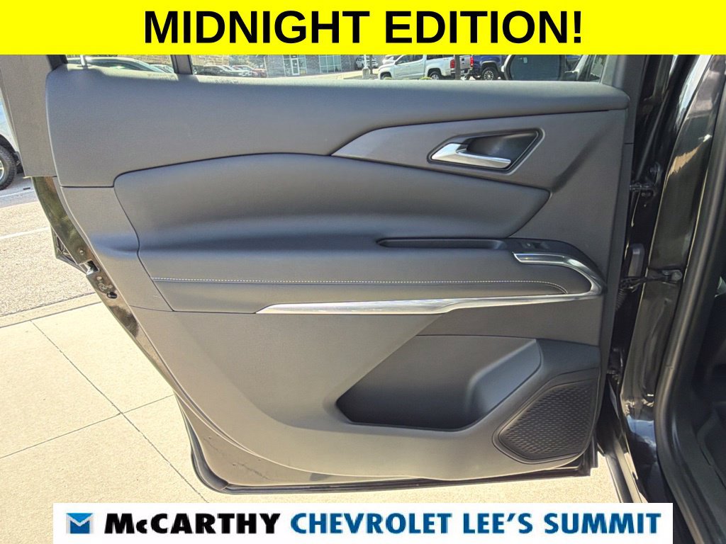 Used 2024 Chevrolet Traverse LT FWD image 38