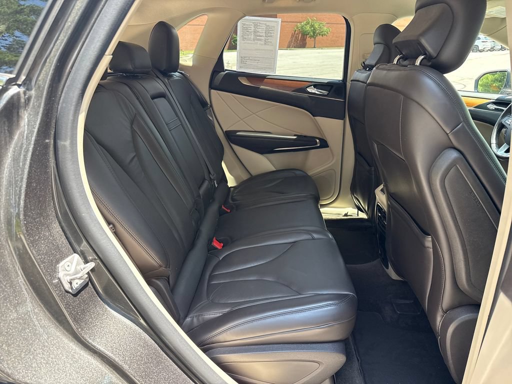 Used 2018 Lincoln MKC Select w/ Select Plus Package FWD image 28