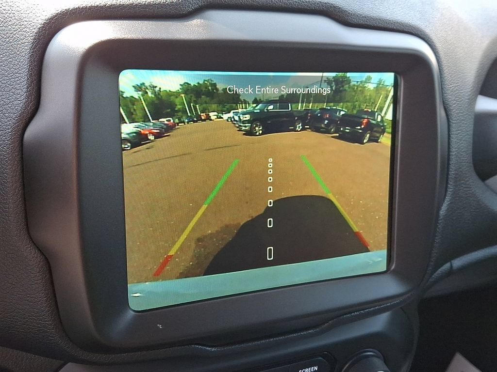 Used 2023 Jeep Renegade Latitude w/ Premium Group AWD/4WD image 19