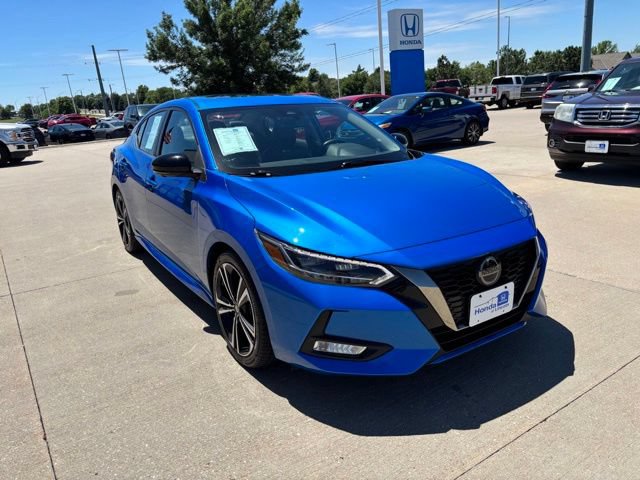 Used 2023 Nissan Sentra SR w/ SR Premium Package FWD image 3