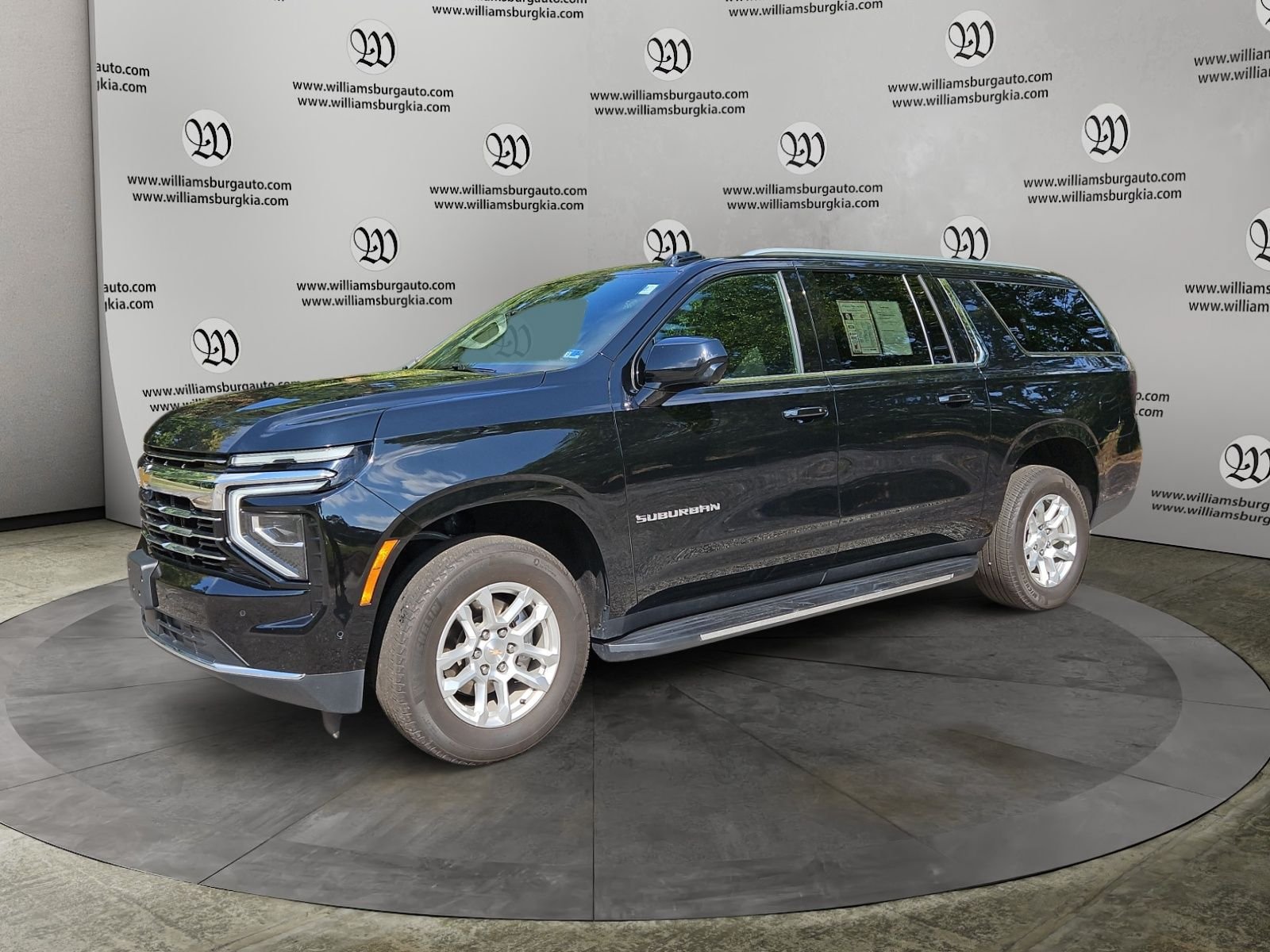 Used 2025 Chevrolet Suburban LT